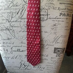 Stylish Crimson Patterned Men's Tie